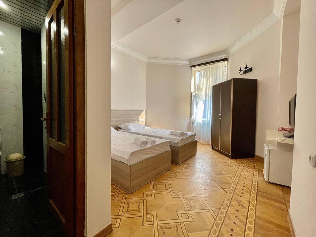 Olive Hotel Erivan Exterior foto