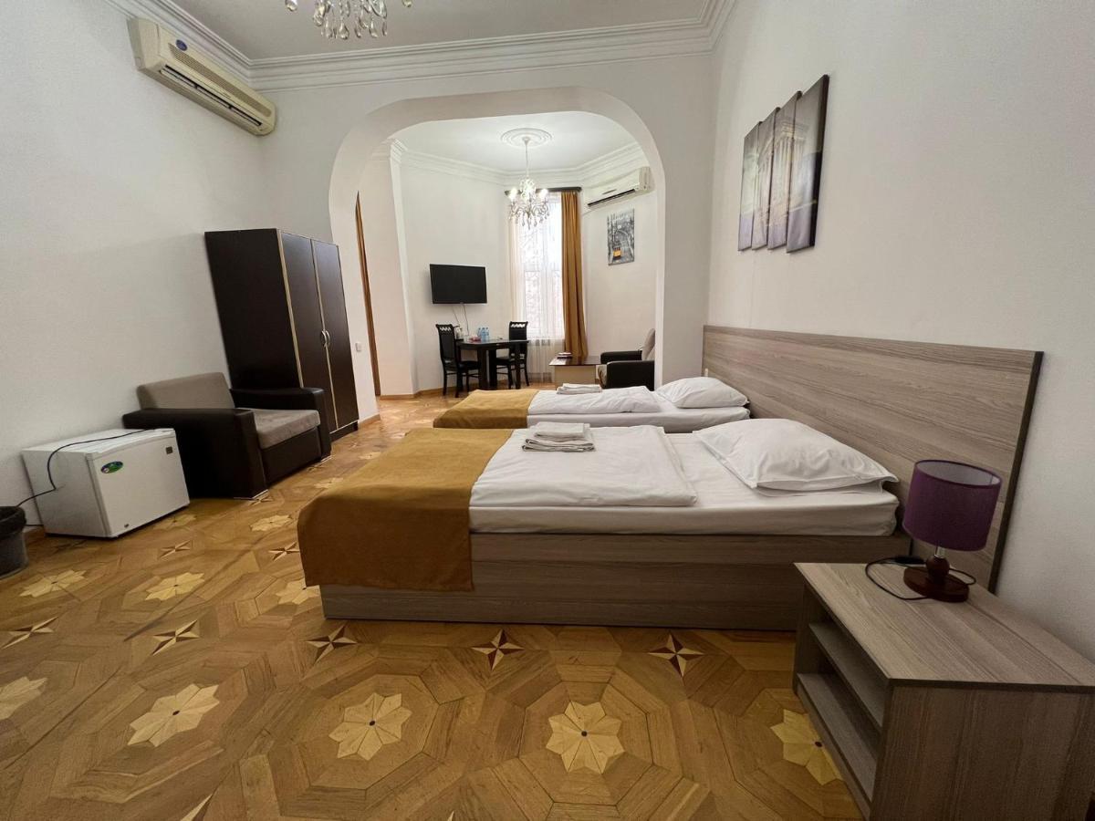 Olive Hotel Erivan Exterior foto